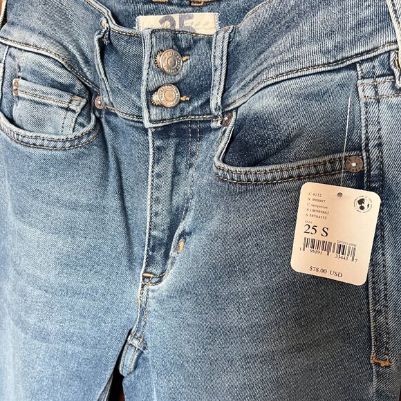 NWT Free People Shayla Skinny Flare Jeans (Sz 25 S) - Picture 6 of 7